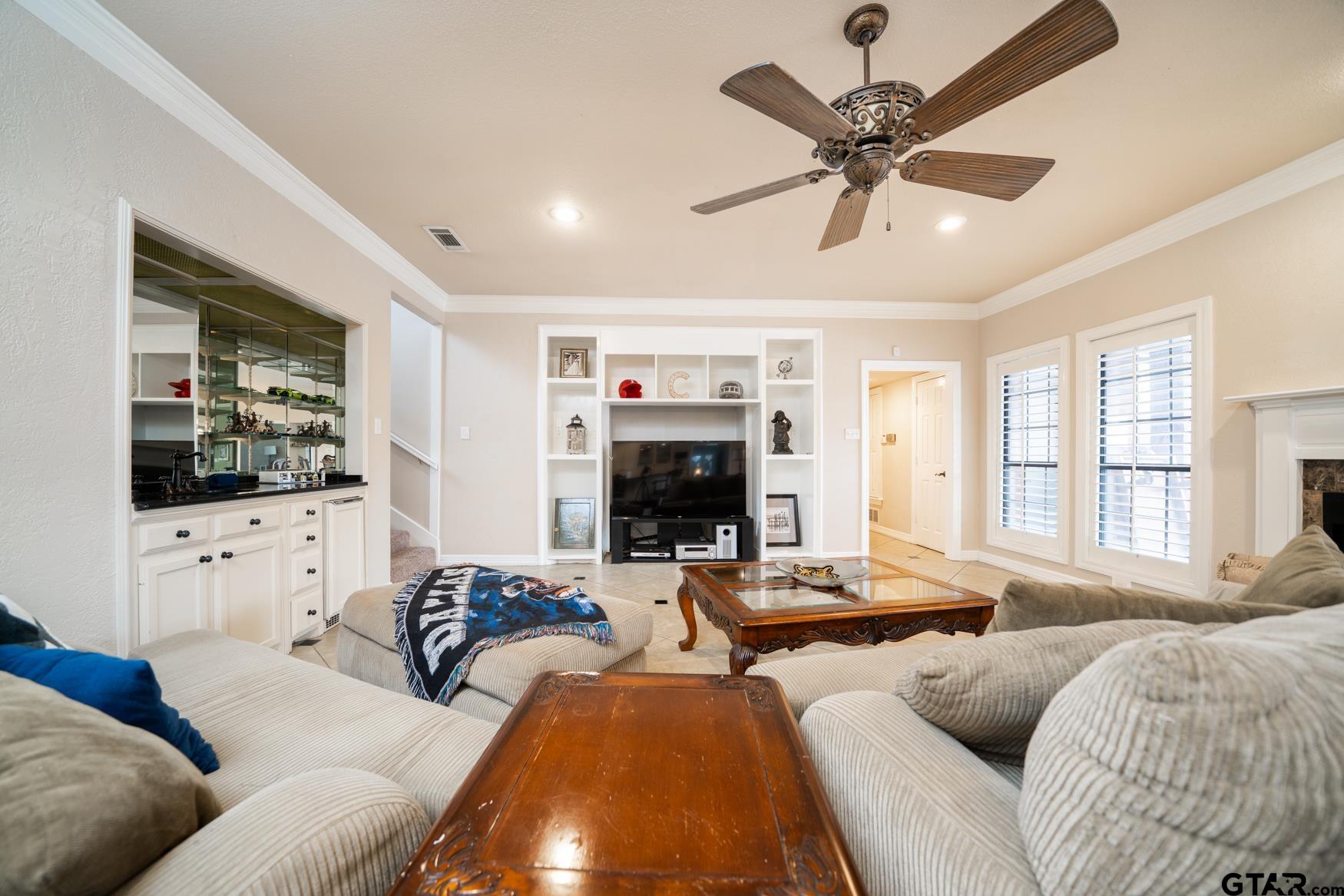 2 Joseph Circle Longview, TX 75601 - Photo 15 of 35 a living room with furniture and a large window