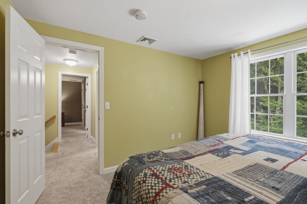 115 Hunter Road Uxbridge, MA 01569 - Photo 25 of 38