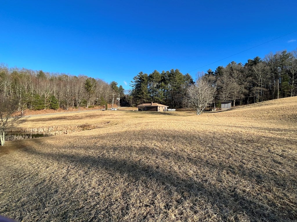 112 Lambsburg Road Galax, VA 24333 - Photo 25 of 30 Gallery Image 25