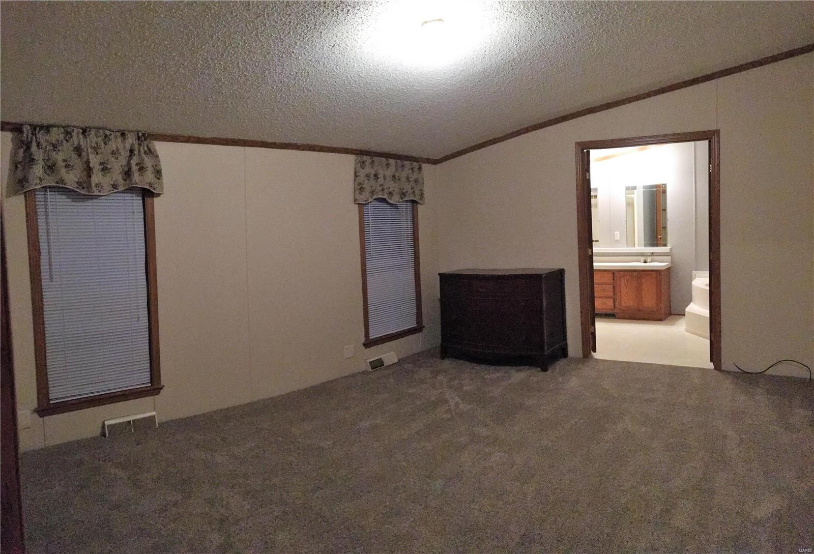 910 Main Street Keyesport, IL 62253 - Photo 8 of 12 Gallery Image 8