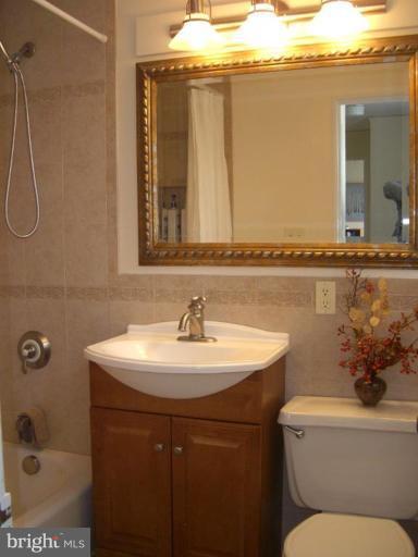 33 Ridge Road, Unit N Greenbelt, MD 20770 - Photo 2 of 10 Bath #1