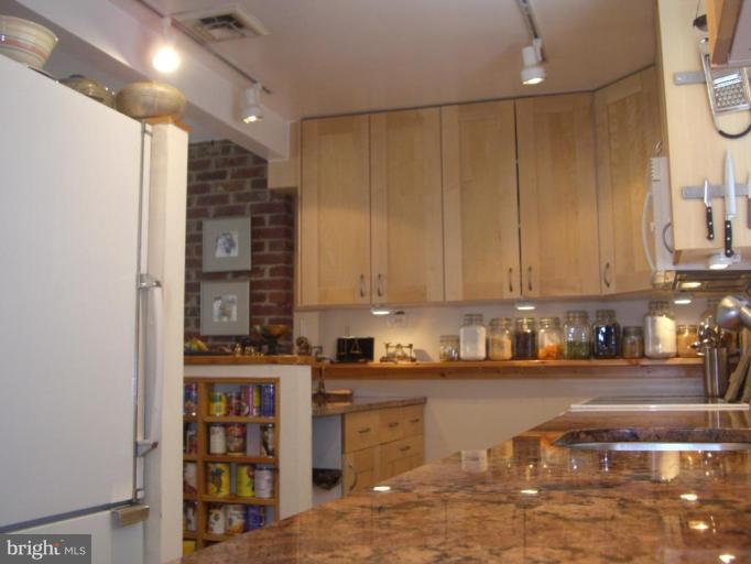 33 Ridge Road, Unit N Greenbelt, MD 20770 - Photo 3 of 10 Kitchen