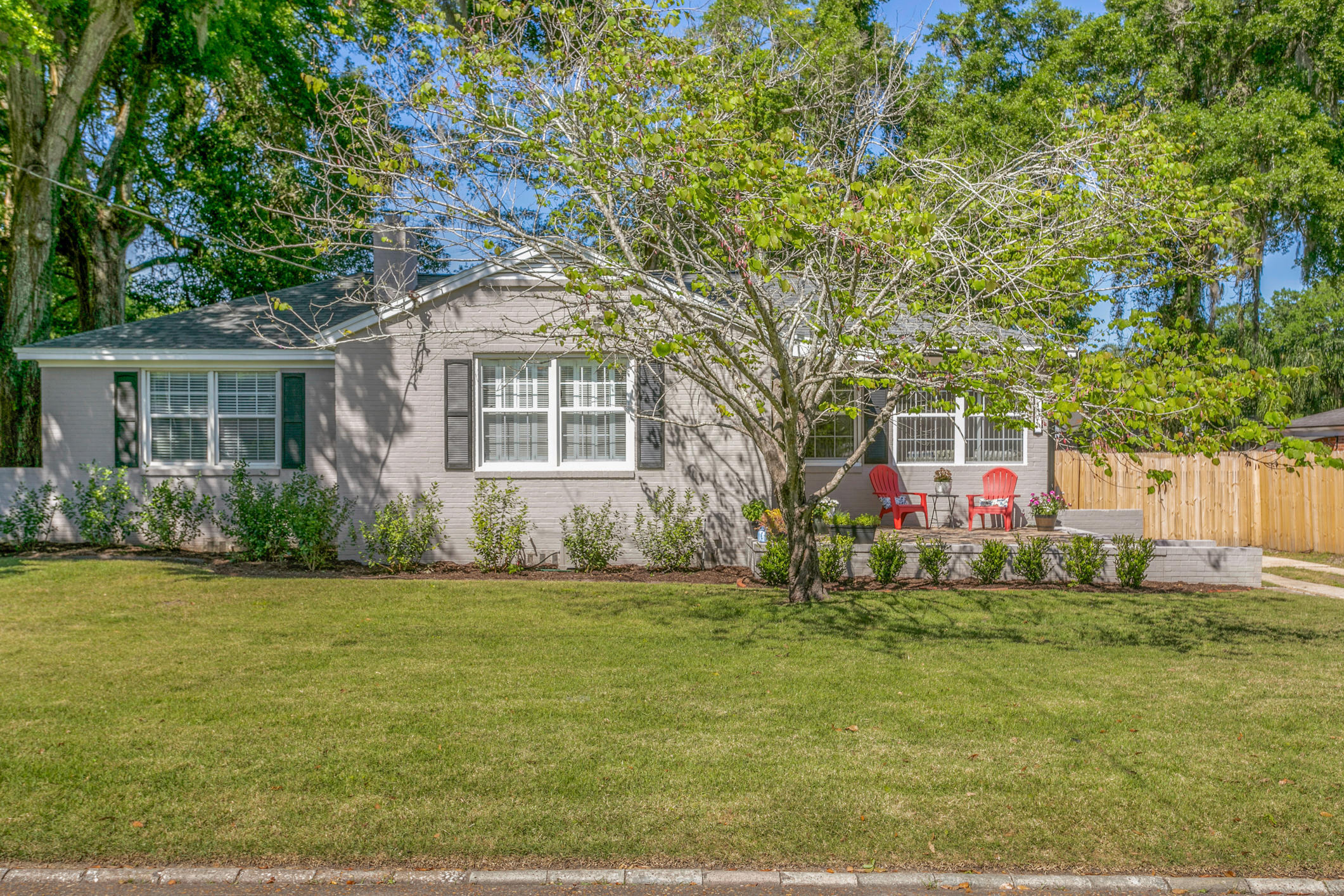 1475 Birmingham Road South Jacksonville, FL 32207 - Photo 4 of 59 Front of Home