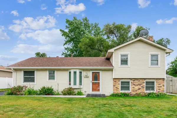 $359,900 | 208 106th Avenue Northwest, Coon Rapids, MN 55448