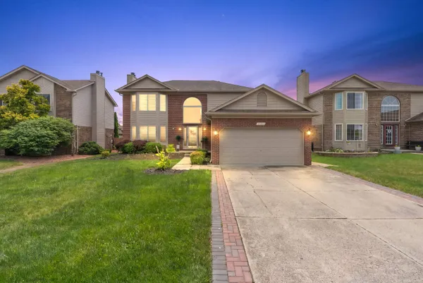 $339,000 | 25850 Princess Drive, New Baltimore, MI 48051