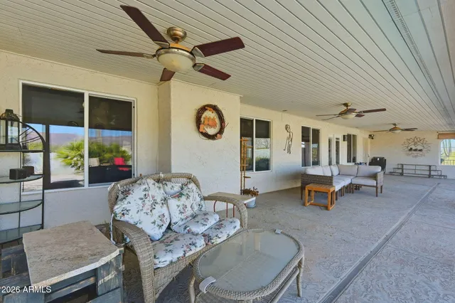 a view of a indoor garage