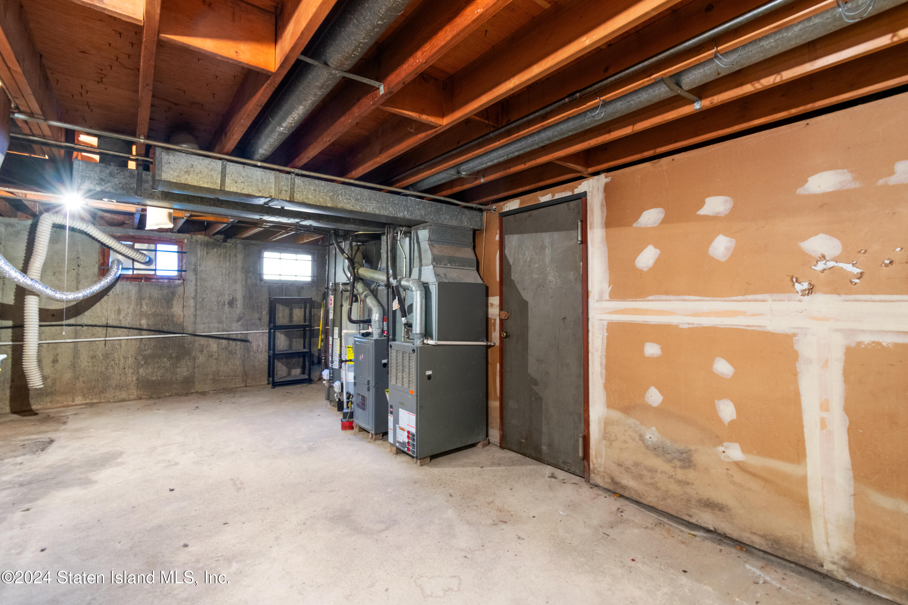 941 Willowbrook Road Staten Island, NY 10314 - Photo 10 of 16 DSC_2696