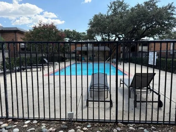 $126,900 | 2805 Lineville Drive, Unit 203, Farmers Branch, TX 75234