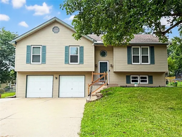 $320,000 | 1607 Northeast 114 Street, Kansas City, MO 64155