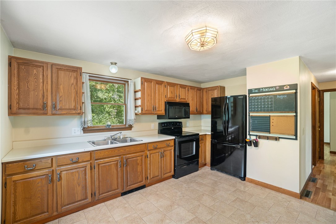 111 Scapa Flow Road Charlestown, RI 02813 - Photo 4 of 40