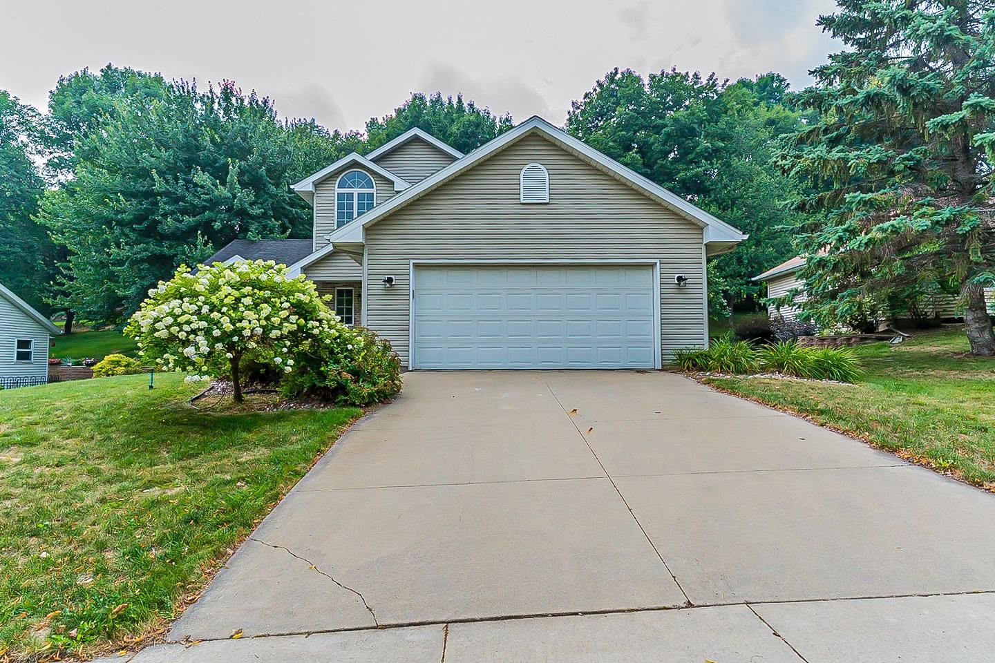 2014 Fox Valley Drive Southwest Rochester, MN 55902 - Photo 1 of 1