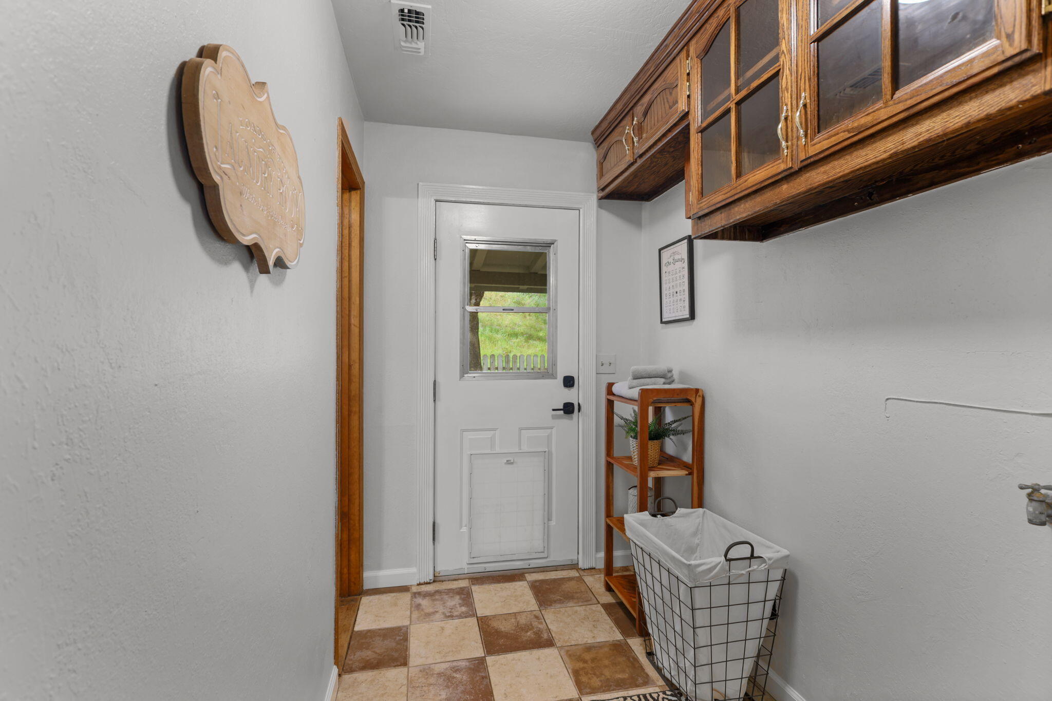 4550 Placer Road Redding, CA 96001 - Photo 14 of 95 Laundry Room
