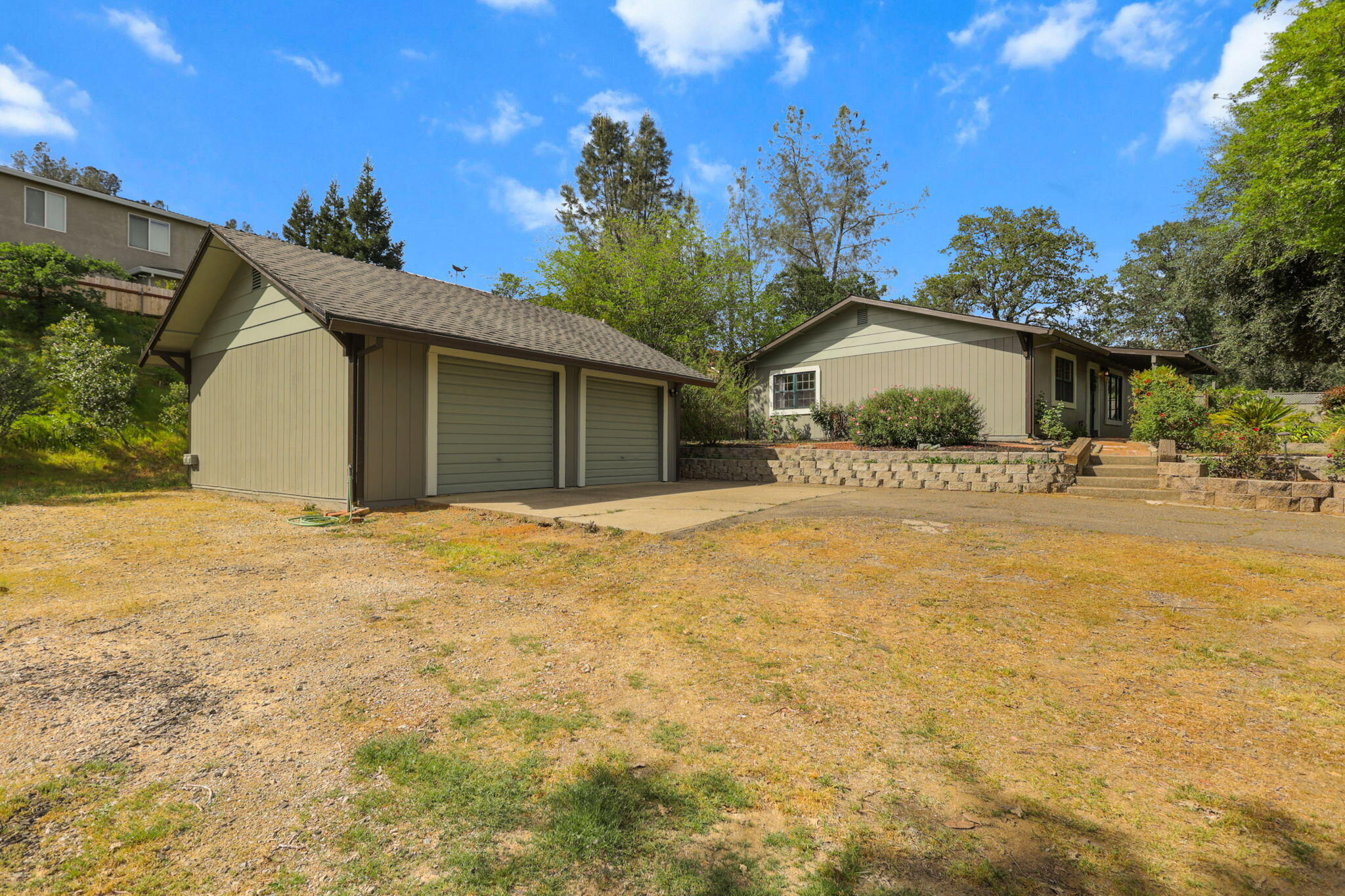 4550 Placer Road Redding, CA 96001 - Photo 19 of 95 2 Car Garage & Lots of Parking