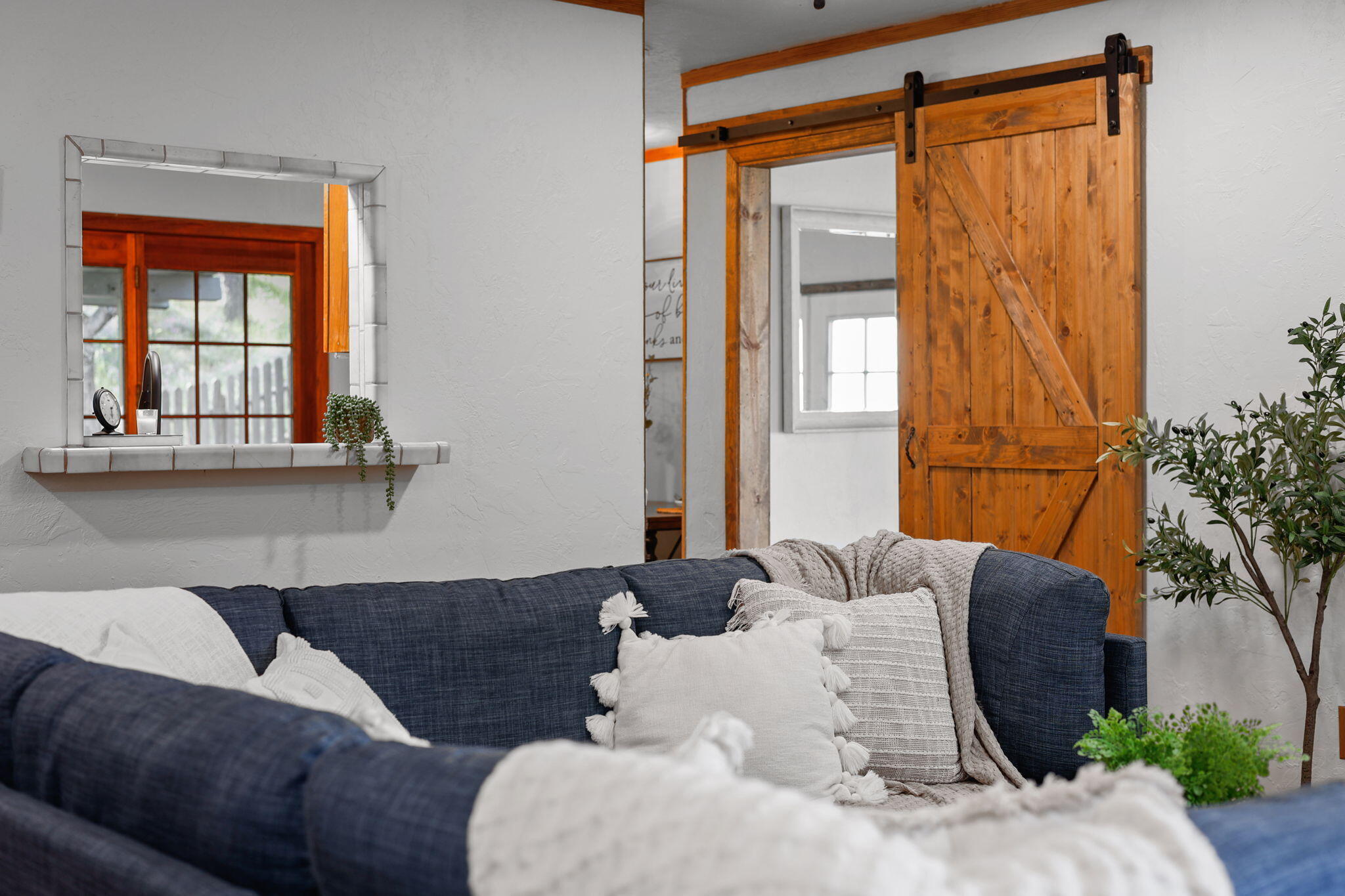 4550 Placer Road Redding, CA 96001 - Photo 34 of 95 Living Room