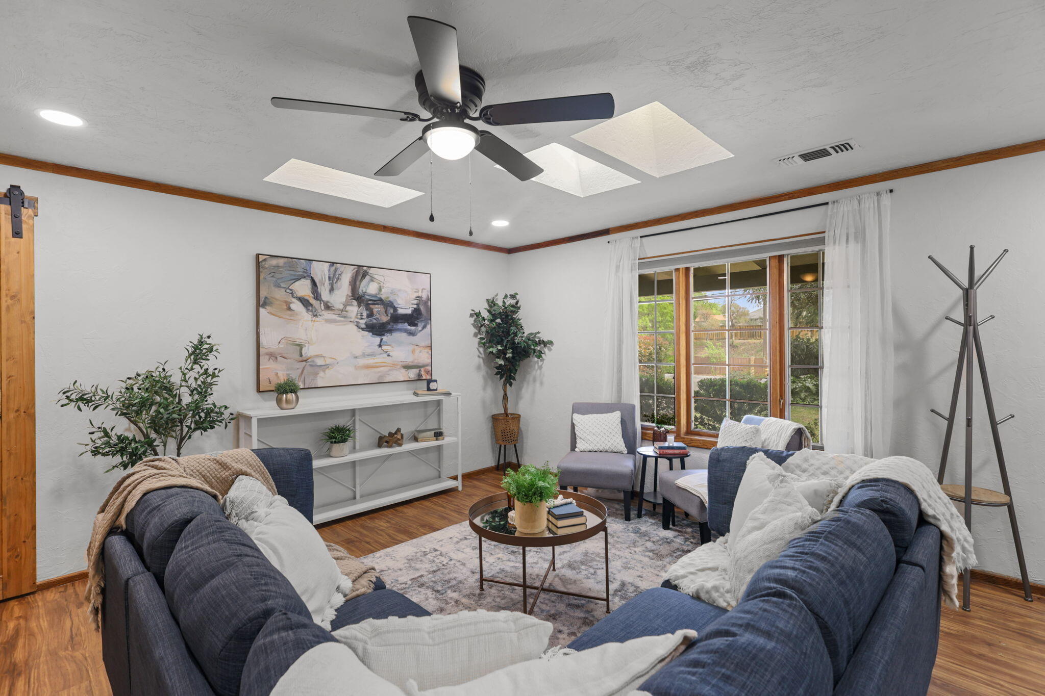 4550 Placer Road Redding, CA 96001 - Photo 37 of 95 Spacious Living Room with Skylights