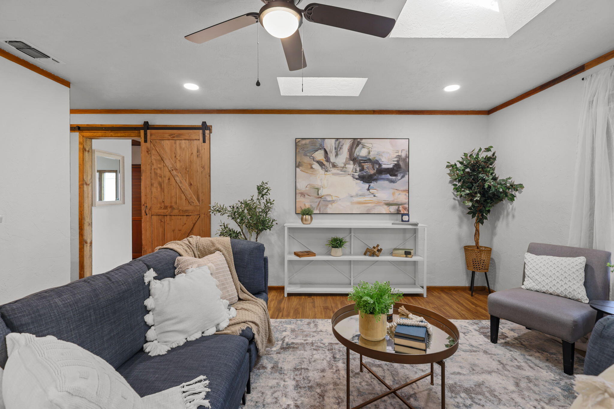 4550 Placer Road Redding, CA 96001 - Photo 39 of 95 Spacious Living Room with Skylights