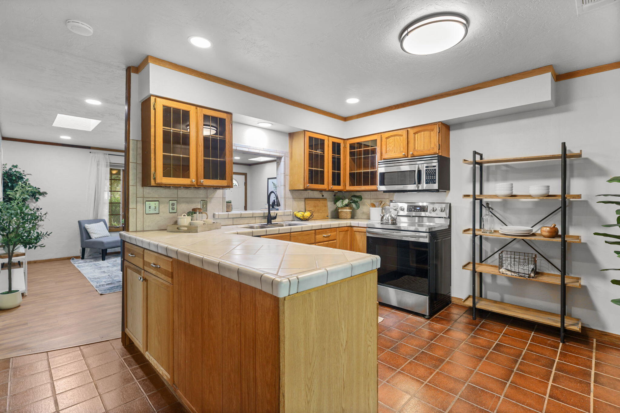 4550 Placer Road Redding, CA 96001 - Photo 40 of 95 Kitchen with Stainless Appliances