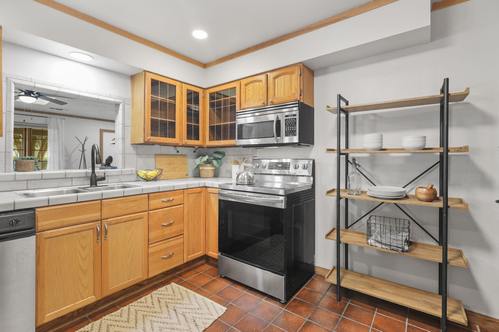 4550 Placer Road Redding, CA 96001 - Photo 42 of 95 Kitchen with Stainless Appliances