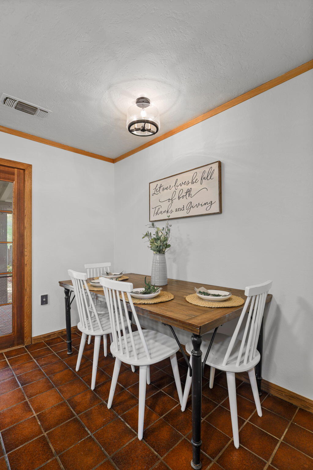 4550 Placer Road Redding, CA 96001 - Photo 46 of 95 Dining Area