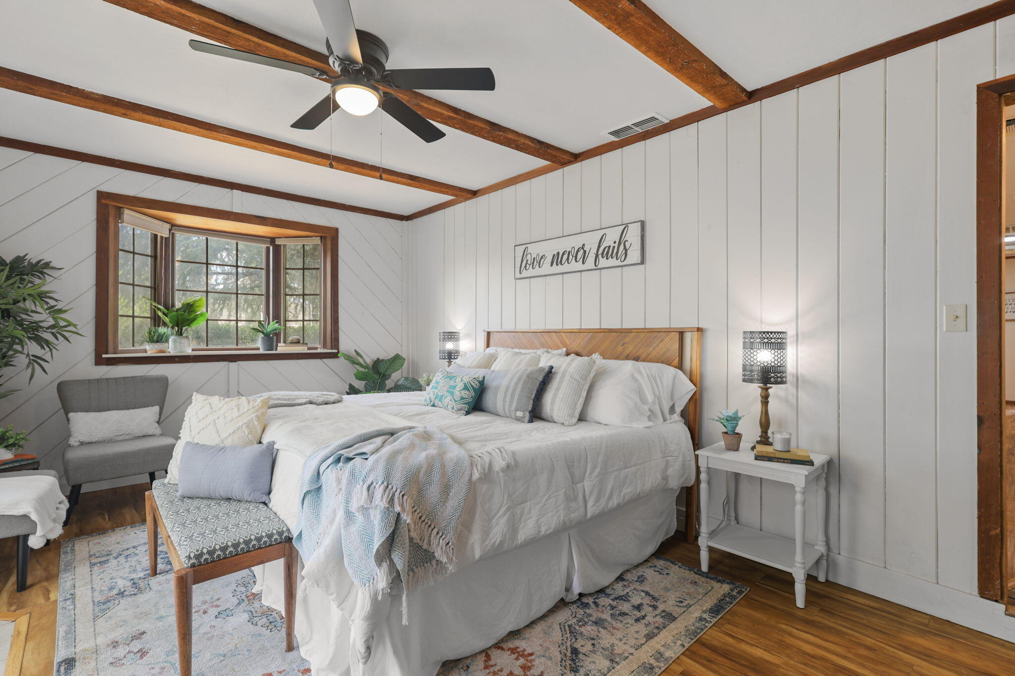 4550 Placer Road Redding, CA 96001 - Photo 48 of 95 Huge Primary Suite with Beamed Ceiling