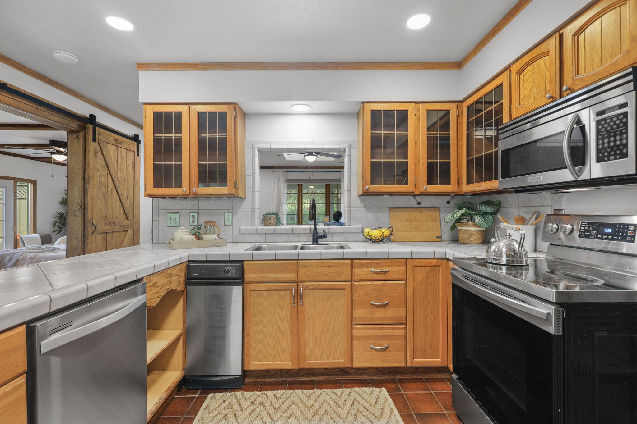 4550 Placer Road Redding, CA 96001 - Photo 5 of 95 Kitchen with Stainless Appliances