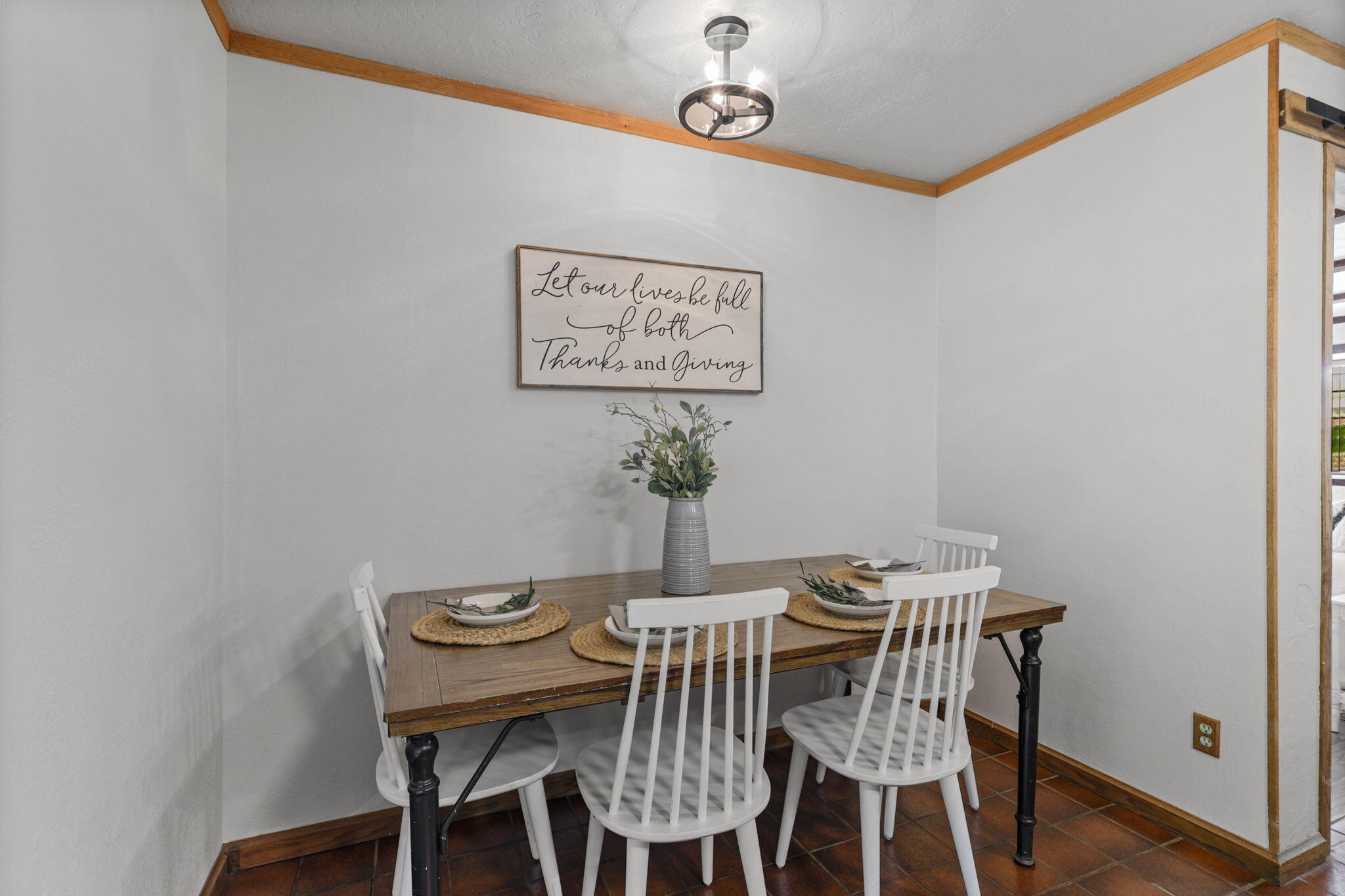 4550 Placer Road Redding, CA 96001 - Photo 6 of 95 Dining Area