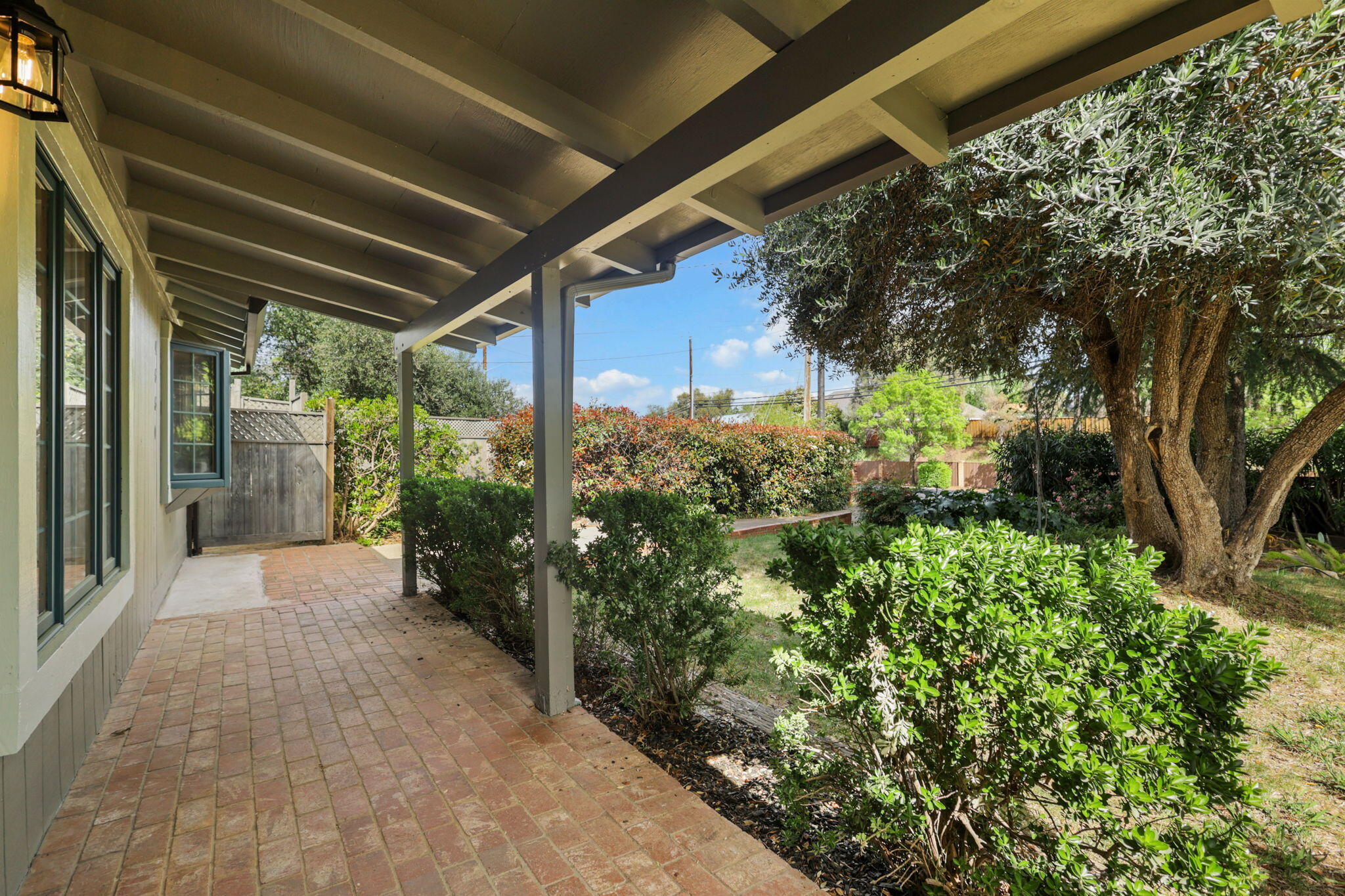 4550 Placer Road Redding, CA 96001 - Photo 67 of 95 Covered Front Patio