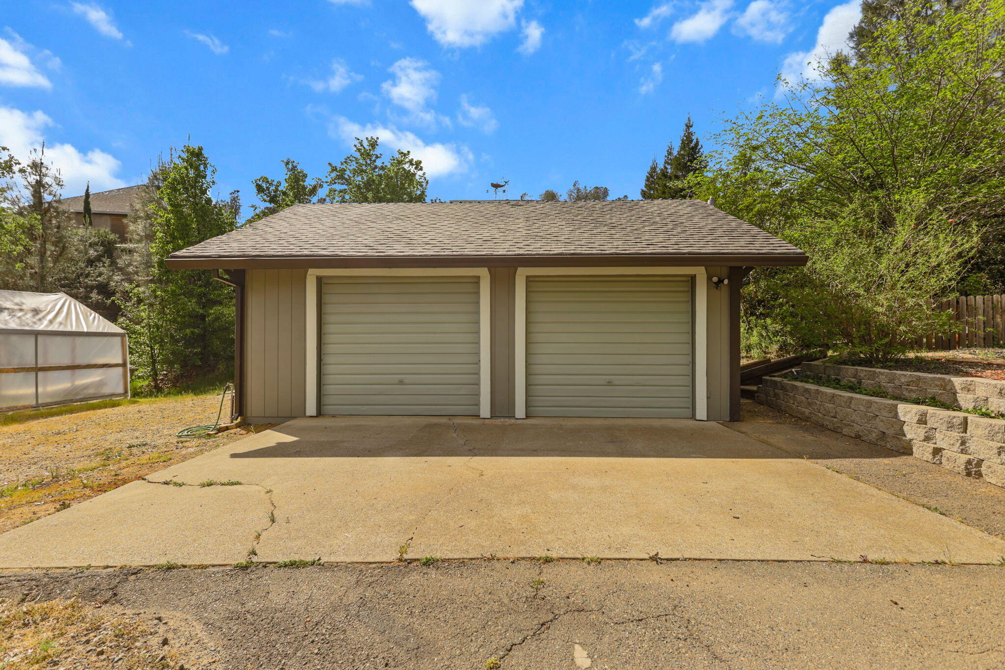 4550 Placer Road Redding, CA 96001 - Photo 69 of 95 2 Car Garage