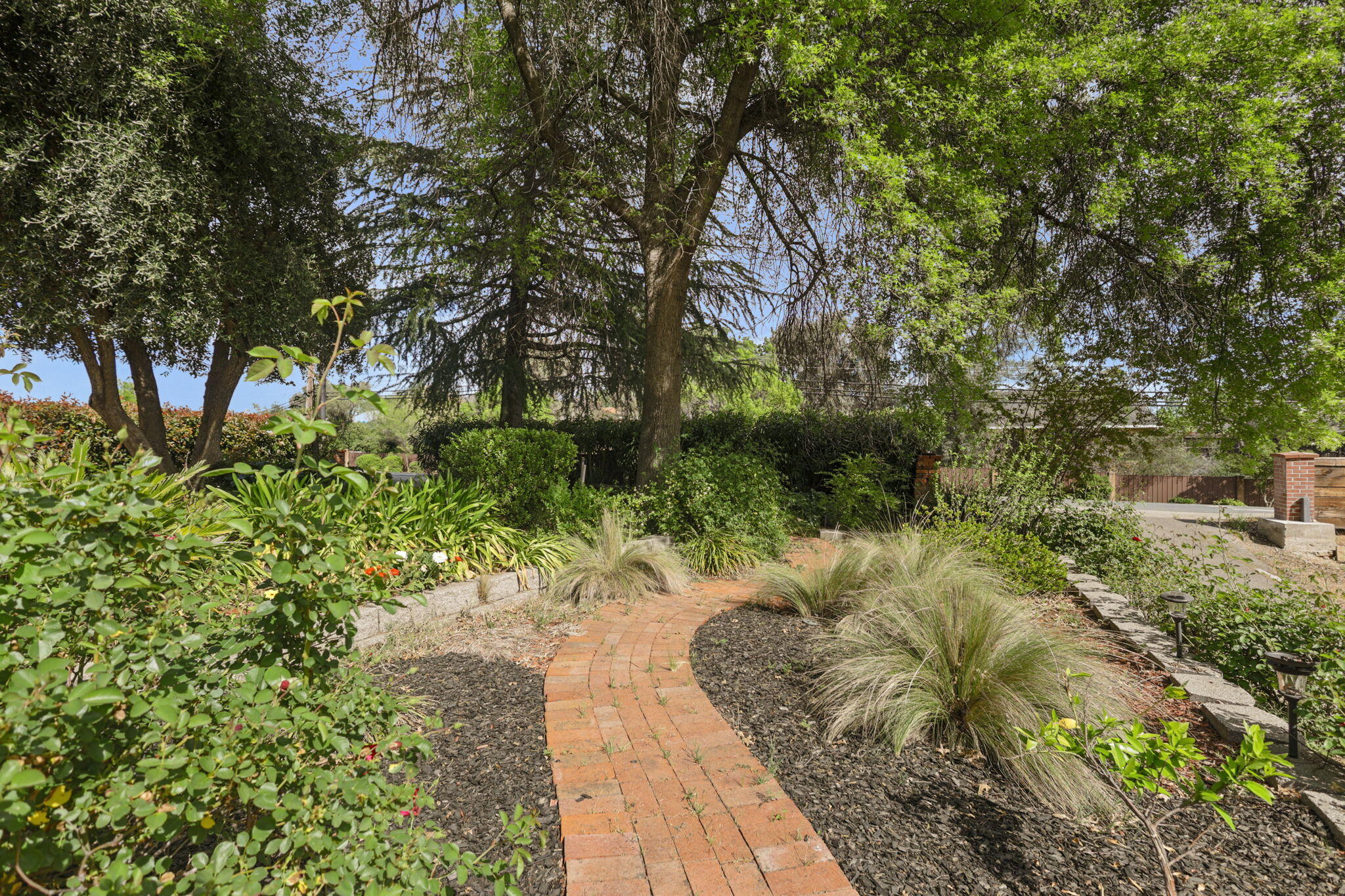 4550 Placer Road Redding, CA 96001 - Photo 79 of 95 Brick Work & Landscaping