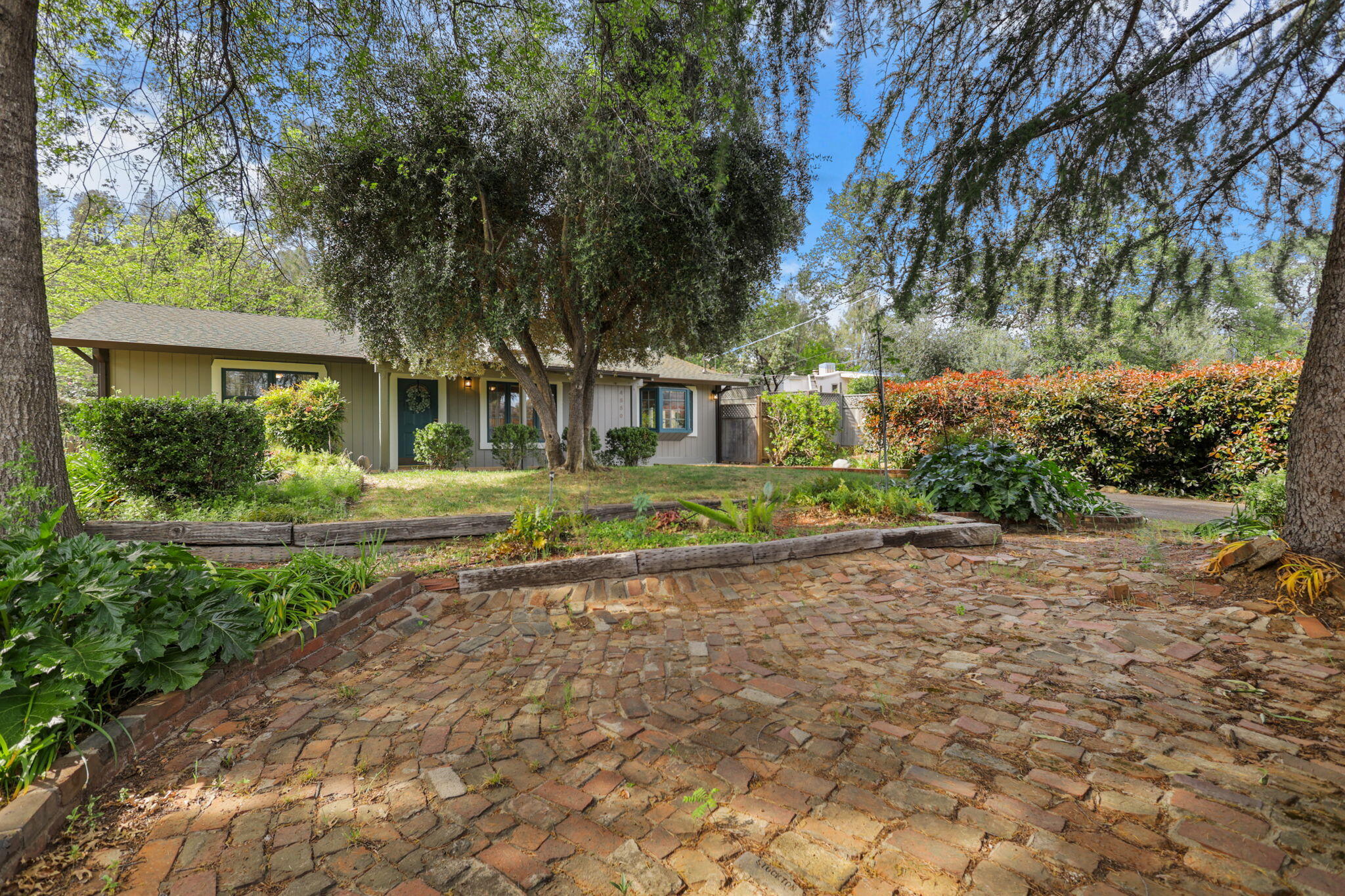 4550 Placer Road Redding, CA 96001 - Photo 80 of 95 Brick Hardscaping