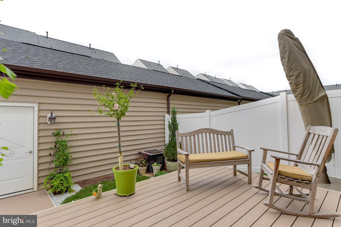 944 Lindley Road Frederick, MD 21701 - Photo 10 of 58 Rear yard in early Fall with container plantings