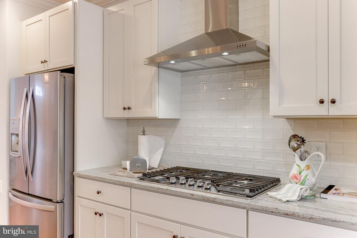 944 Lindley Road Frederick, MD 21701 - Photo 16 of 58 Gas cooktop