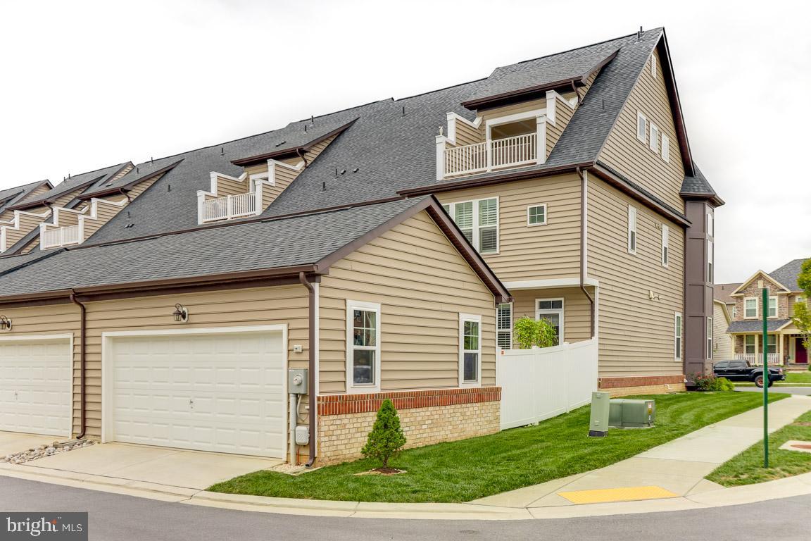 944 Lindley Road Frederick, MD 21701 - Photo 2 of 58 2 car garage