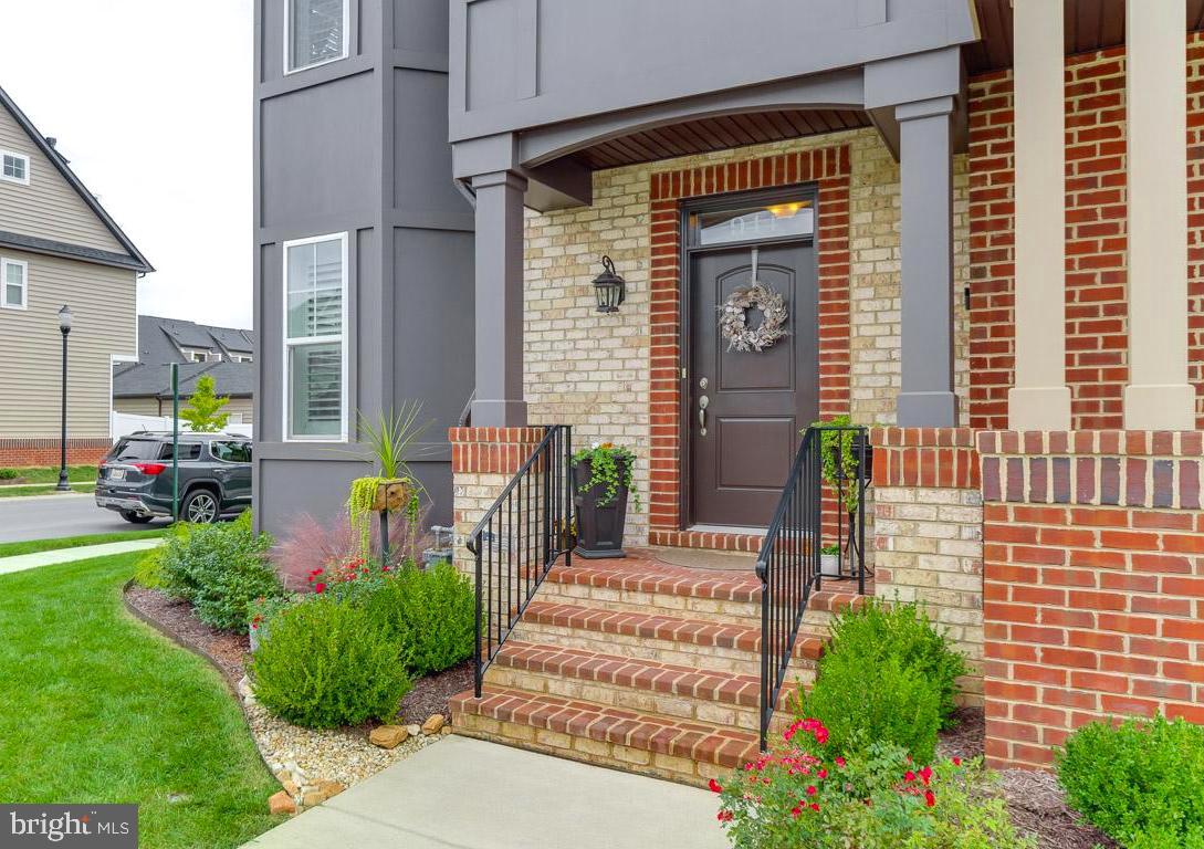 944 Lindley Road Frederick, MD 21701 - Photo 3 of 58 Main level entry