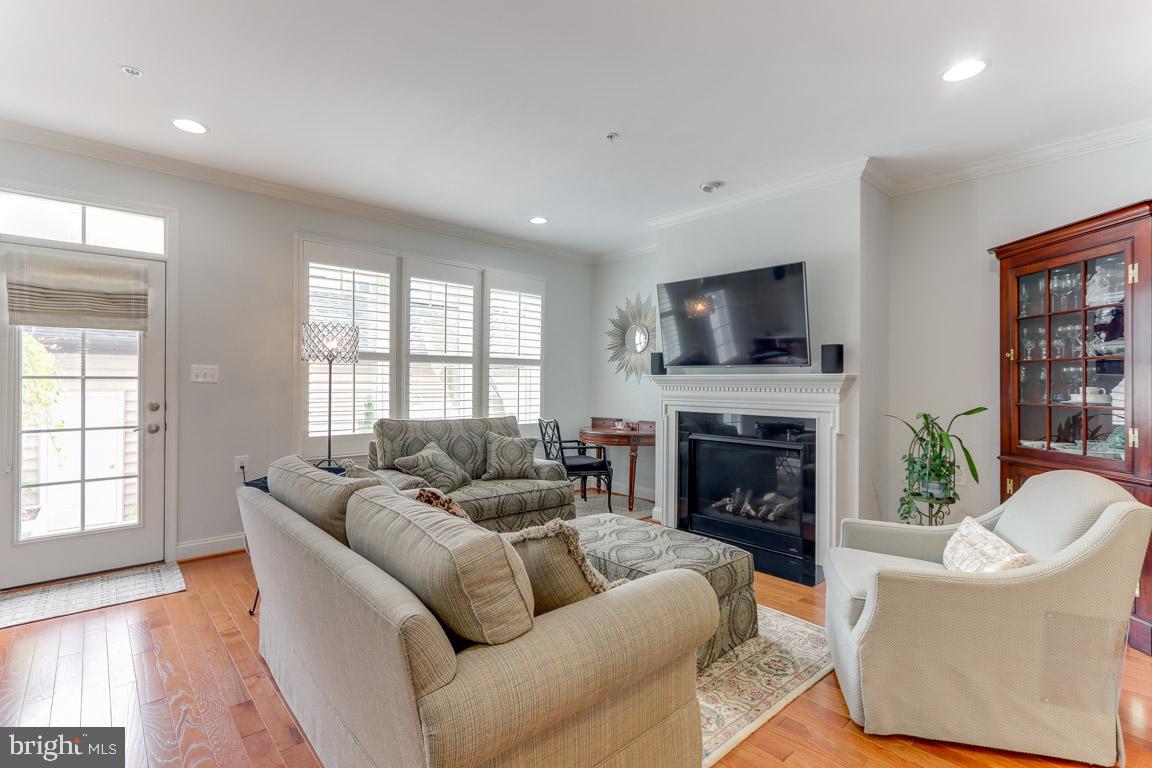 944 Lindley Road Frederick, MD 21701 - Photo 7 of 58 Living area with gas fireplace