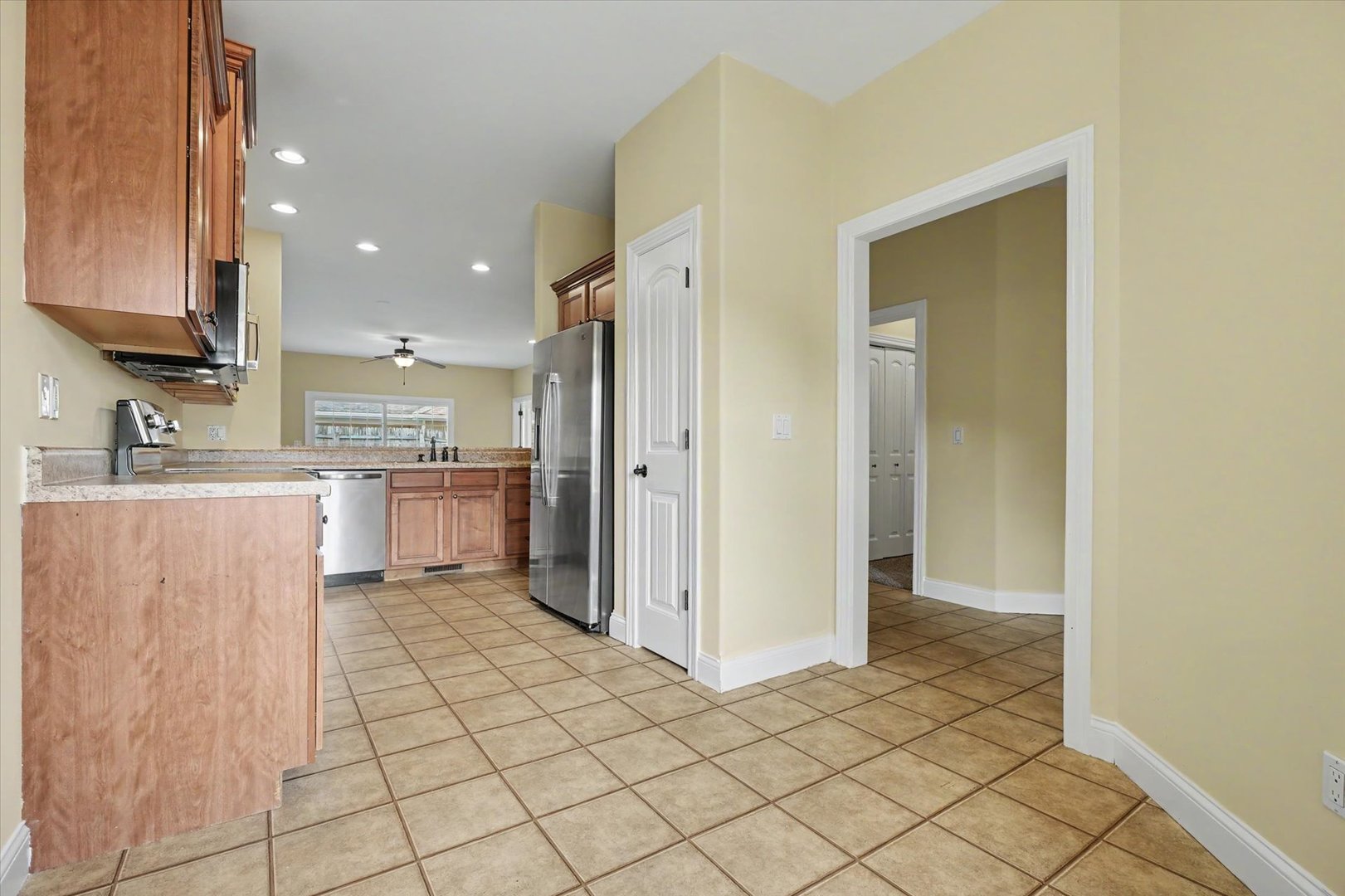1505 Stonebluff Court Champaign, IL 61822 - Photo 13 of 33