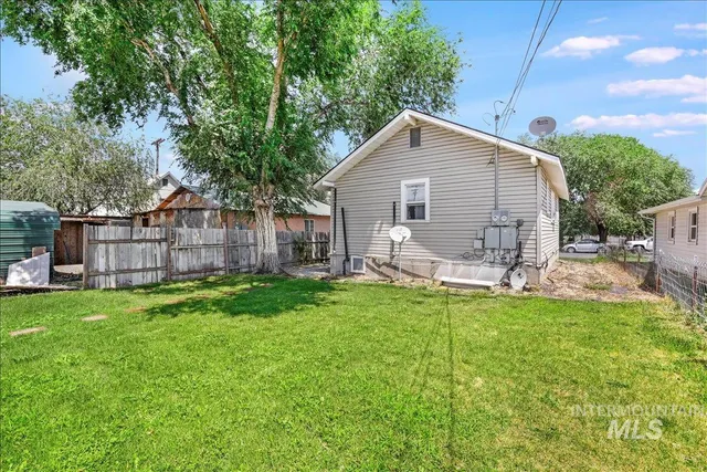 $270,000 | 121 7th Avenue South, Buhl, ID 83316
