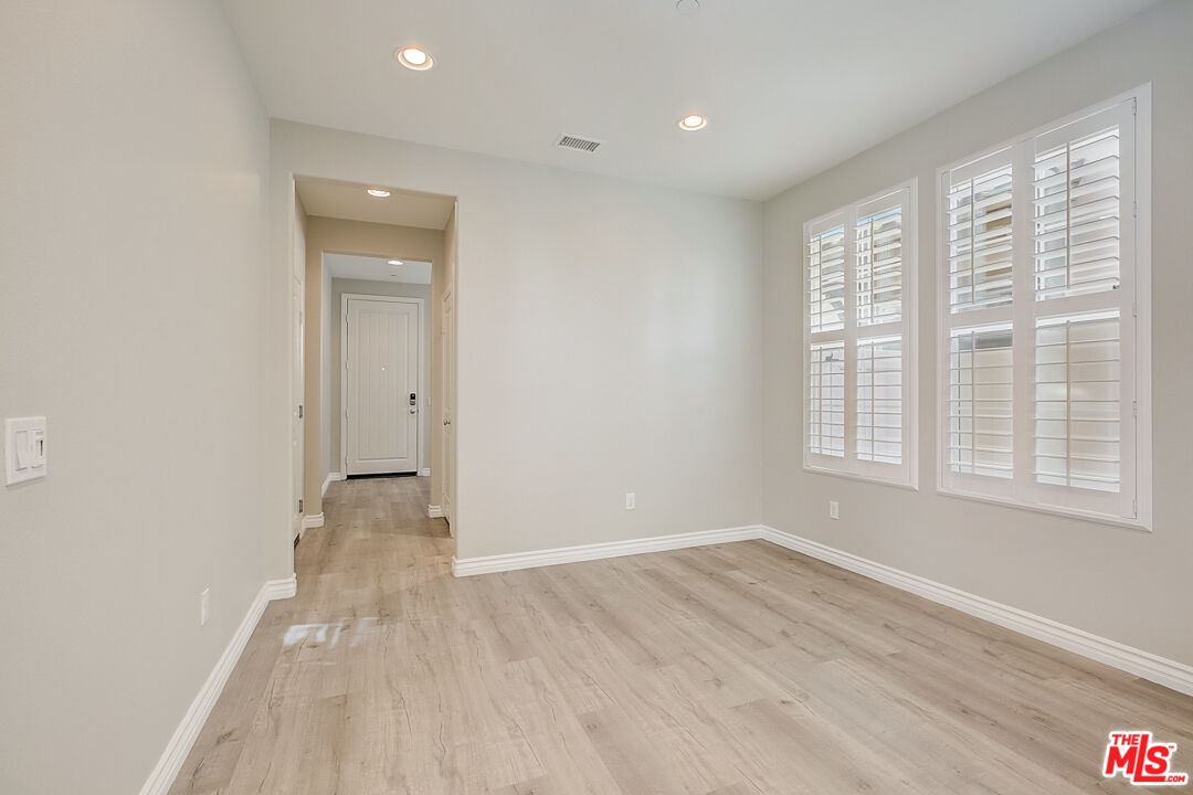 171 Stonegate Road Camarillo, CA 93010 - Photo 14 of 33