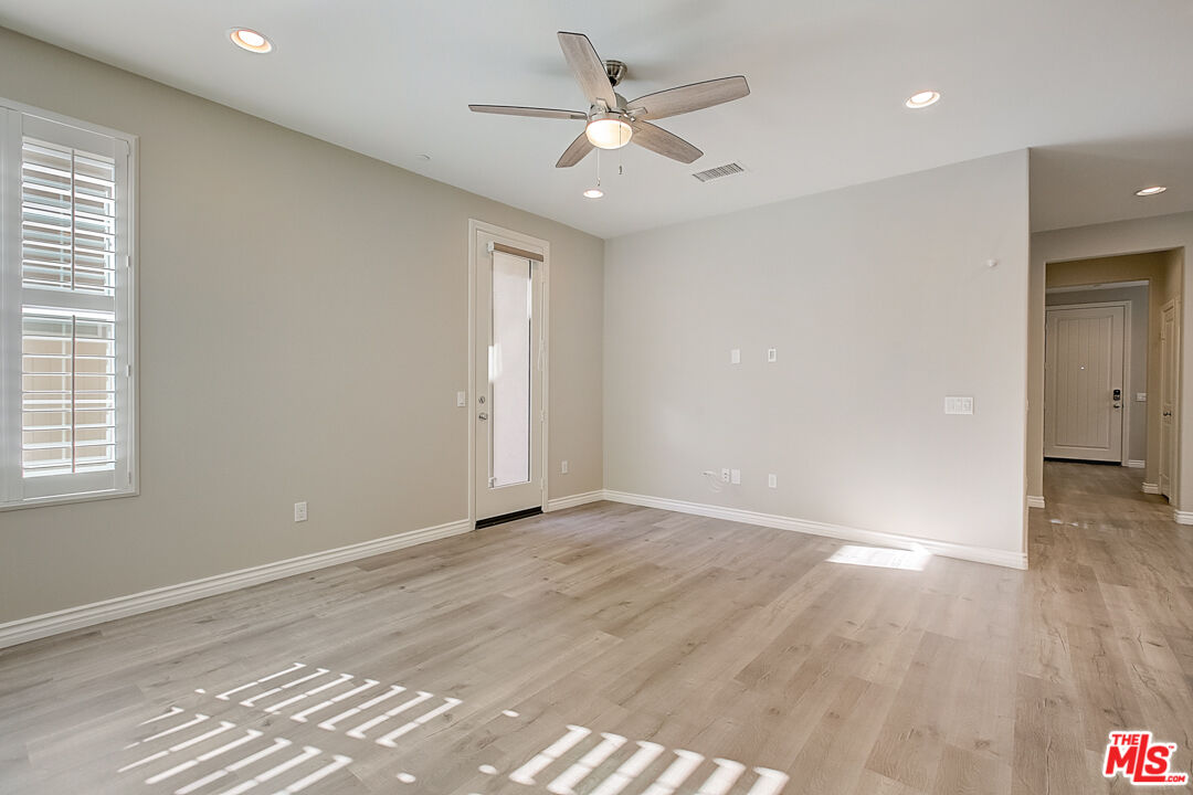 171 Stonegate Road Camarillo, CA 93010 - Photo 16 of 33
