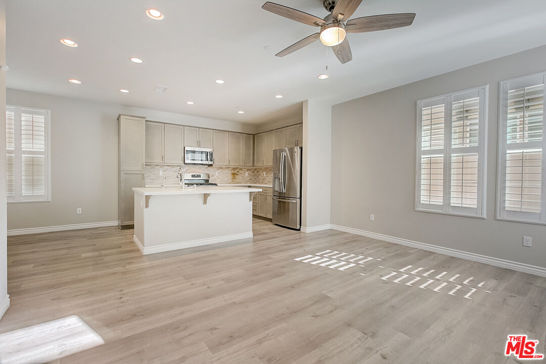 171 Stonegate Road Camarillo, CA 93010 - Photo 17 of 33