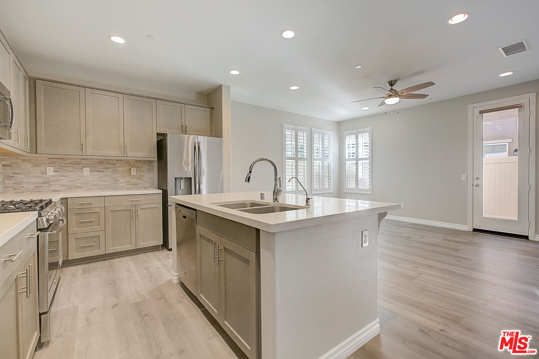 171 Stonegate Road Camarillo, CA 93010 - Photo 18 of 33
