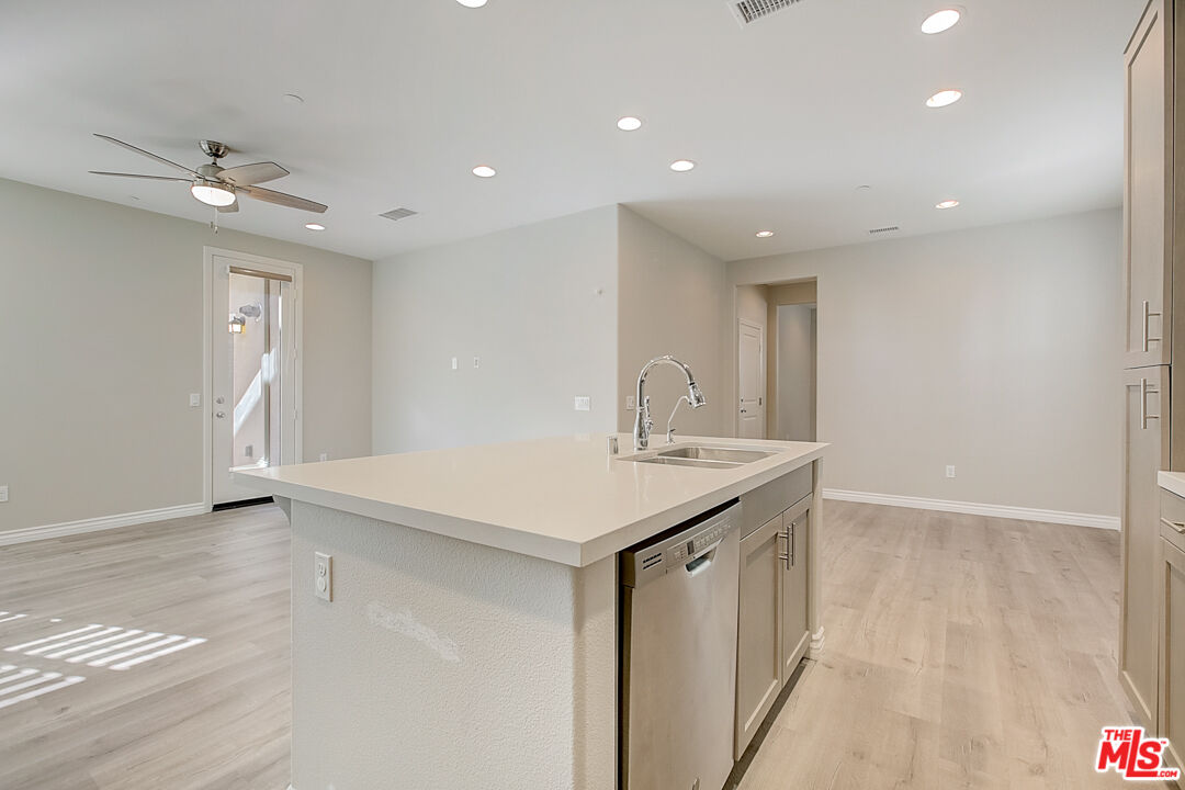 171 Stonegate Road Camarillo, CA 93010 - Photo 19 of 33