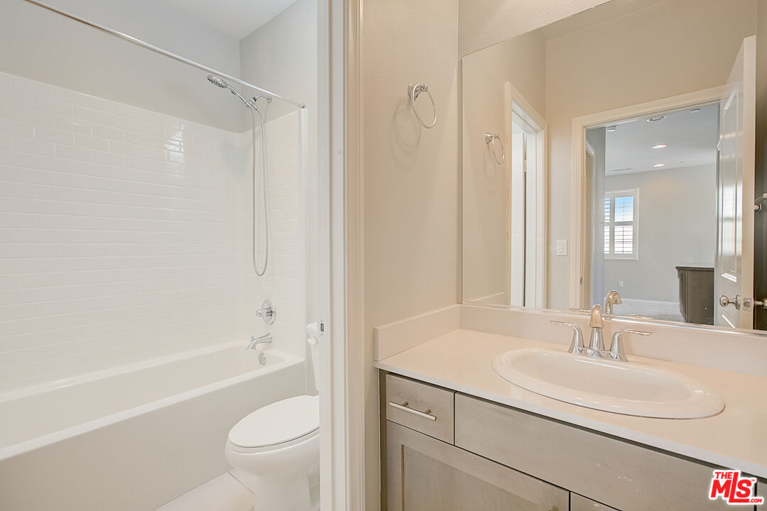 171 Stonegate Road Camarillo, CA 93010 - Photo 23 of 33