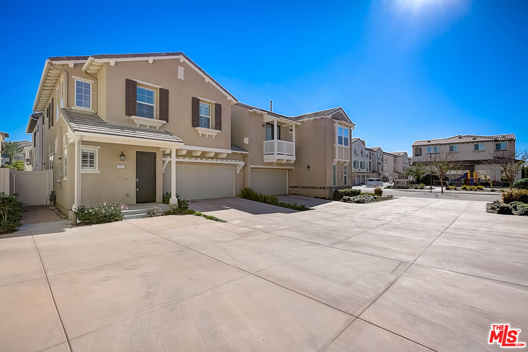 171 Stonegate Road Camarillo, CA 93010 - Photo 10 of 33