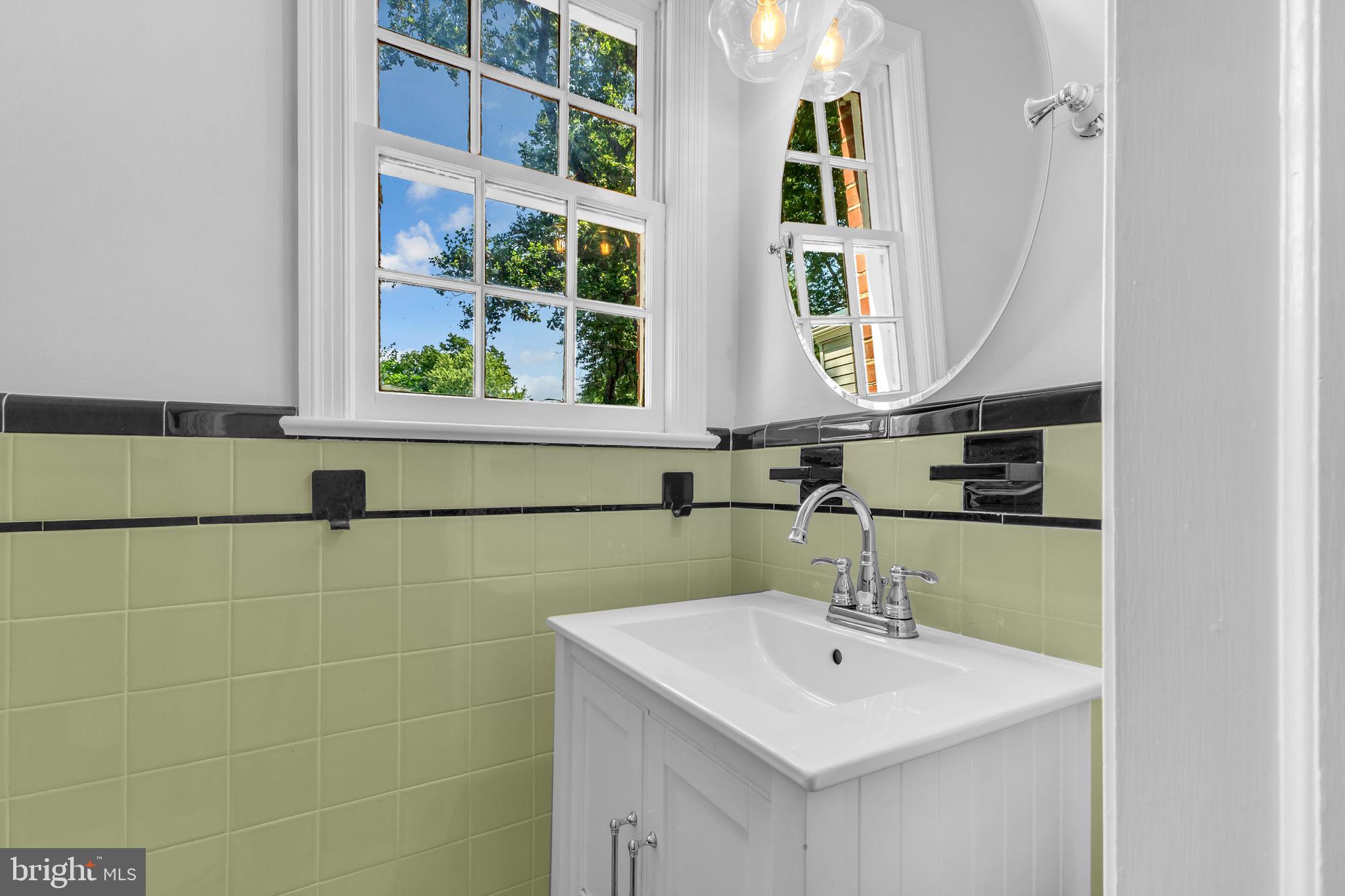 305 Hamilton Avenue Silver Spring, MD 20901 - Photo 8 of 35 Gallery Image 8