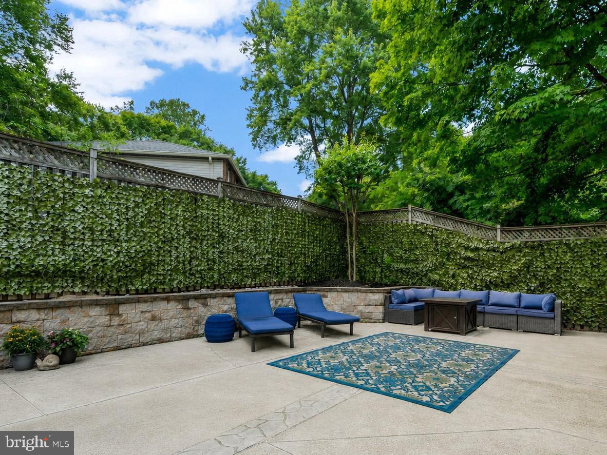 7809 Roundabout Way Springfield, VA 22153 - Photo 73 of 83 A little slice of staycation