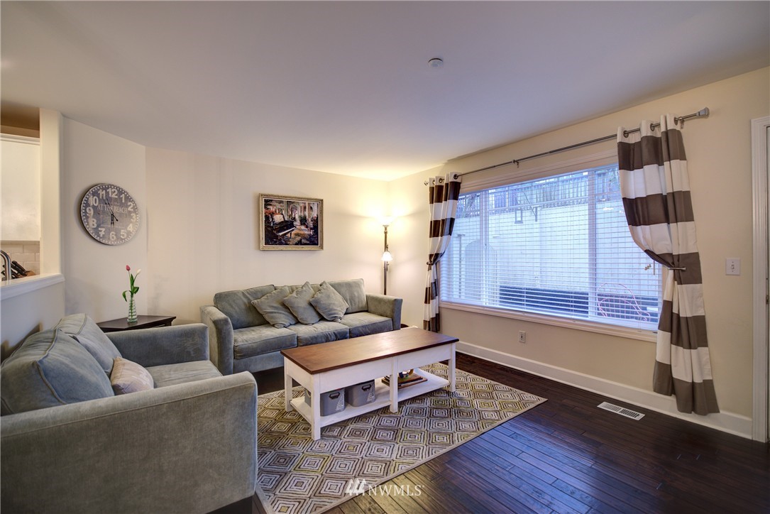 8125 212th Street Southwest, Unit 9 Edmonds, WA 98026 - Photo 2 of 25