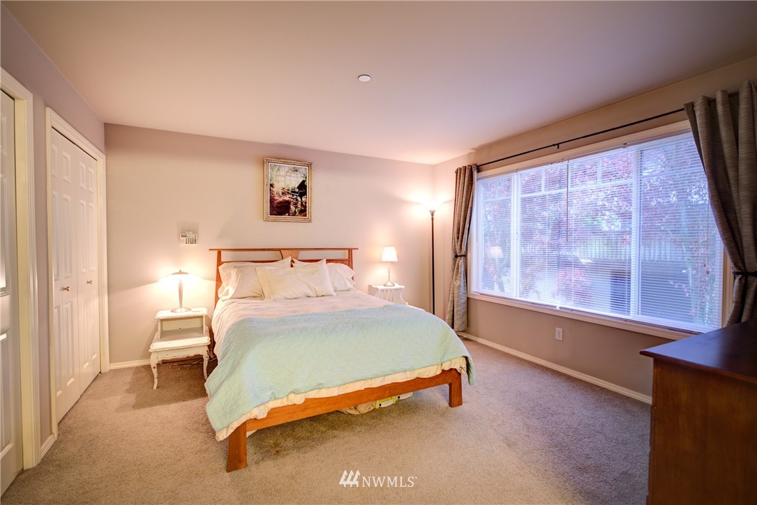 8125 212th Street Southwest, Unit 9 Edmonds, WA 98026 - Photo 13 of 25