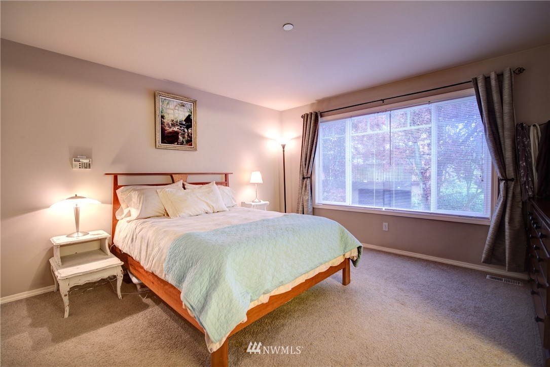 8125 212th Street Southwest, Unit 9 Edmonds, WA 98026 - Photo 14 of 25