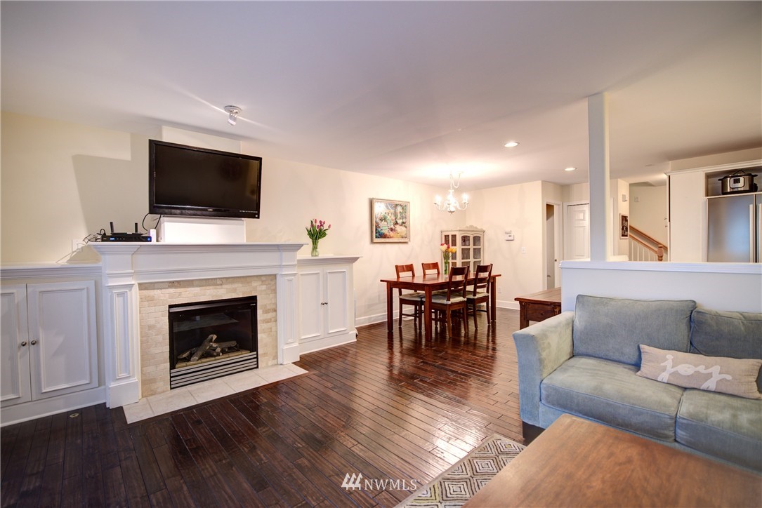 8125 212th Street Southwest, Unit 9 Edmonds, WA 98026 - Photo 4 of 25